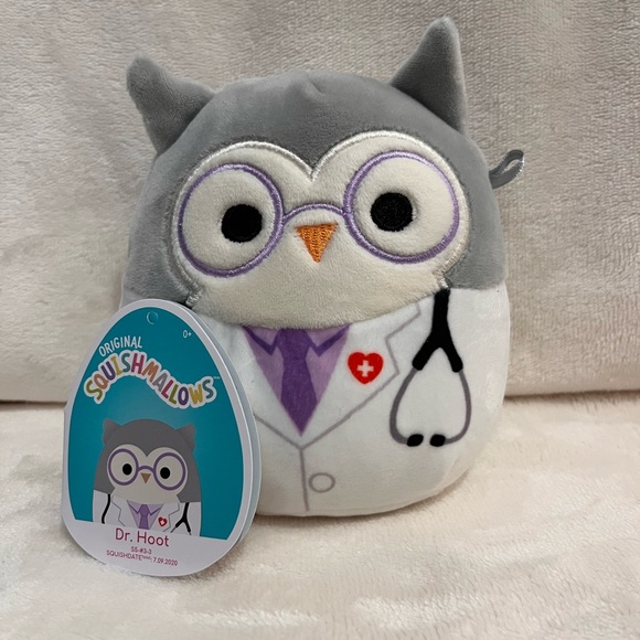 Squishmallow Dr. Hoot - Picture 1 of 1